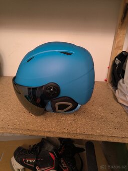 Dětská lyžařská helma se štítem - 2