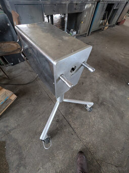 Univerzální stroj- krouhač - 2