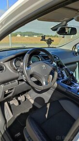 Peugeot 3008 2016 pěkný stav - 2