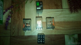 Miniaturní relé SCHNEIDER 3P, 10 A, 24 V DC s LED - 9 ks - 2