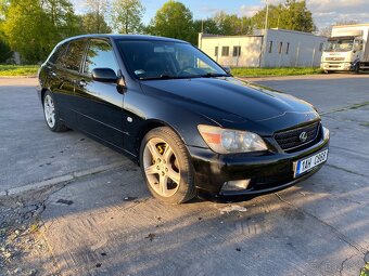Lexus IS200 SportCross - 2