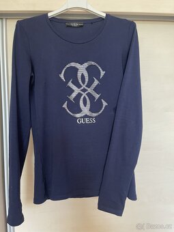 Nádherné tričko  GUESS - 2