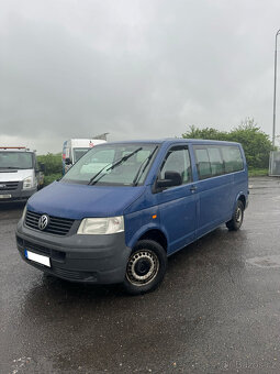 Volkswagen Transporter T5 6 míst, tažné - 2