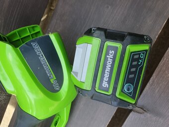 Greenworks aku strunová sekačka - 2