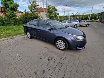 Toyota Avensis 1.6 Valvematic benzín, 2012 - 2