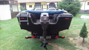 Motorový člun - 2