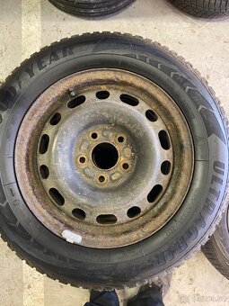 Zimní pneu 195/65 R15 Goodyear - 2