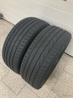 Prodam 2x pneu HANKOOK VENTUS S1 EVO2 / 225/45 R18 - 2