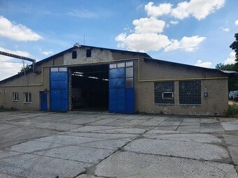 Prodej výrobní hala a skladování 4500 m² Zvoleněves - 2
