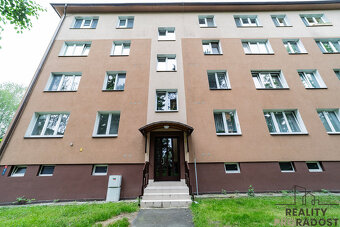 Pronájem vybaveného bytu o dispozici 3+1 s balkónem na ul. G - 2