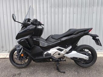 Honda Forza 750 ABS,TC (2022) TOP stav, jako nová, 16 tis.km - 2