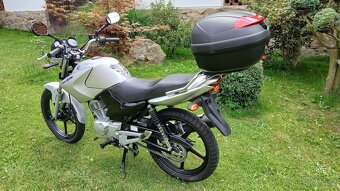 Yamaha YBR 125,pouze 12670 km TOP stav - 2