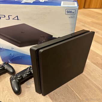 PS4 / Playstation 4 Slim 500gb + 2x Dualshock 4 - 2