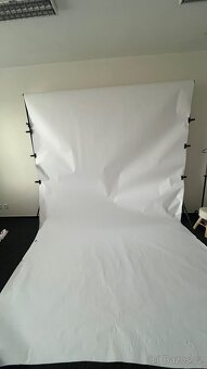Konstrukce pro uchycení fotografického pozadí 3m - 2