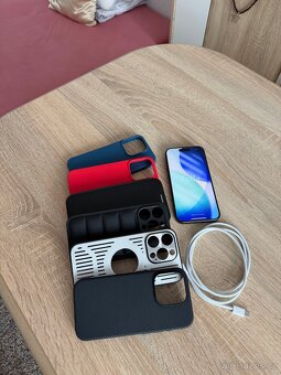 Apple Iphone 15 PRO 256gb černý - 2