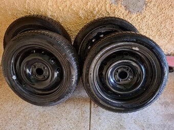 4 ks zimní pneu 185/60 R15 84H + plechové disky + poklice - 2