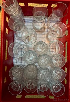 Karafy, skleničky na vodu, víno, šampaňské - 2