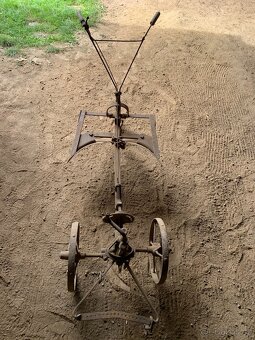 Koňský pluh obracák - 2