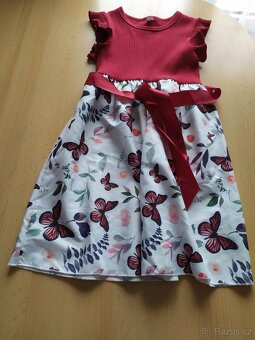 Dívčí šatičky vel. 130 - 2