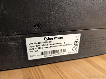 Záložní zdroj CyberPower UT650EG - 2