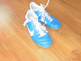 Modré sálové boty NIKE, boty do tělocvičny vel. 36,5 - 2