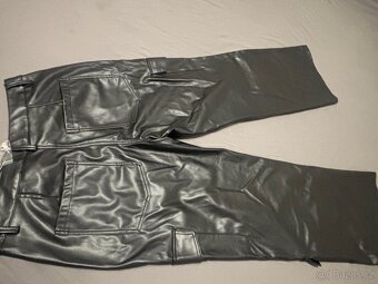 Koženkové dámské kalhoty - 2