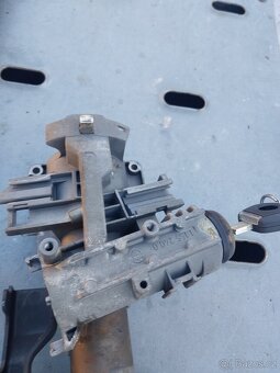 BMW e32 spínačka - 2