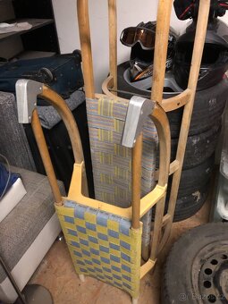 Prodám dva druhy saní - 2