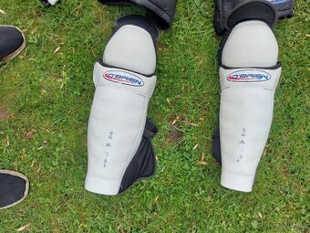 Hokejová výstroj - 2