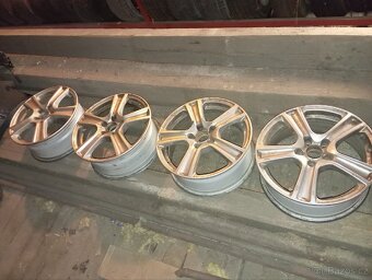 VW disky 17" - 2