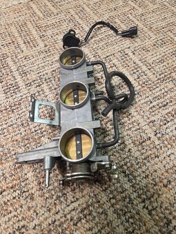 skrtici klapky triumph - 2