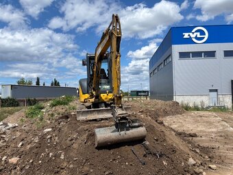 KOMATSU PC 35 MR - 2