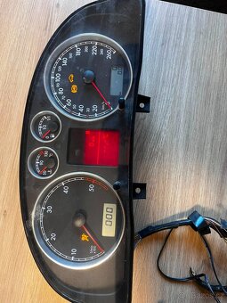 Passat b5.5 maxidot budíky nový displej - 2