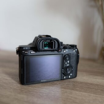 Sony a7 III + Sony 50mm 1.8 - 2