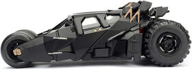The Dark Knight - Diecast 1/24 2008 Batmobile s figurkou - 2