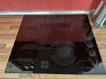prodej moderní kuchyně se spotřebiči a sedačky - 2