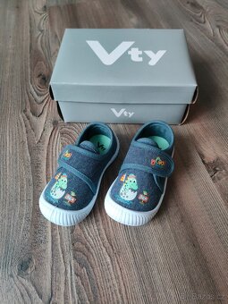 Chlapecké tenisky VTY (vel. 21) - 2