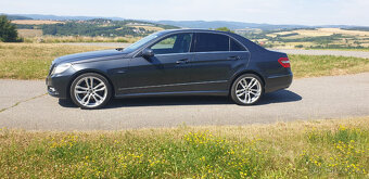 Mercedes Benz E200 CDI Avantgarde - 2