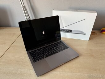 Apple MacBook Pro 13", 2017,Touchbar, I5, 8Gb RAM, 256Gb SS - 2