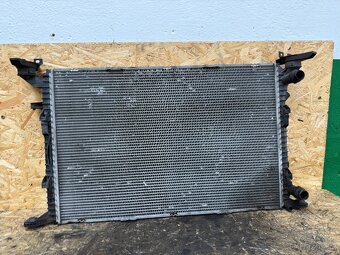 CHLADIČ VODY AUDI 2.0 TFSI 8K0121251L - 2
