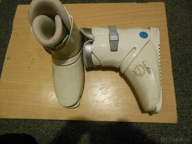 Prodám lyžáky sjezdové, tenisky adidas a reebok - 2