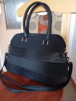 Kabelka dámská. - 2