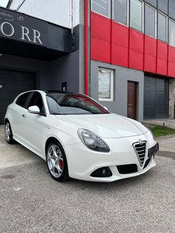 Alfa Romeo Giulietta 1.6 JTDm Šport = 196531km, 2011 = - 2