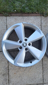 Prodám 2x kolo z lehké slitiny GOLUS 18" pro OCTAVIA III - 2