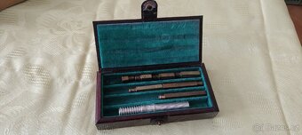 Etuje starožitná - 2