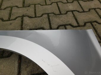 ŠKODA Superb přední blatníky á 800.-.- - 2
