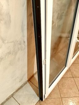 2 okna 150 x 140 cm, doprava - 2