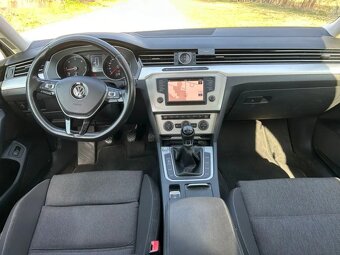 Volkswagen Passat - 2