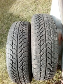 Dvě zimní pneu -levně - 2