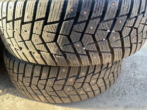 Zimní pneu s hřeby 205/65 r16C - 2